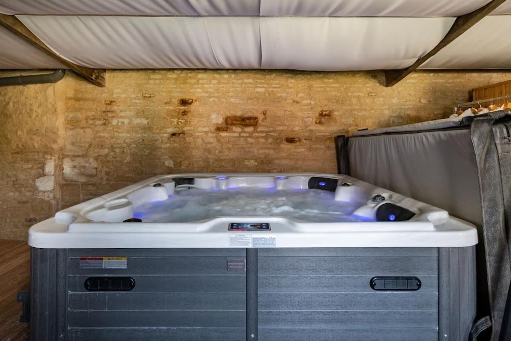 L'Ecurie Gourmande Bed and Breakfast Thaon Εξωτερικό φωτογραφία